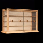 Meuble Vitrine AyaKi #2 en érable sycomore suisse, avec incrustations de laiton brosssé et papiers japonais décoratifs traditionnels. ©Atelier Aimanuel.Art
