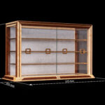 Meuble Vitrine AyaKi #6 en érable sycomore et noyer suisses, avec incrustations de laiton de laiton brosssé et papiers japonais décoratifs traditionnels. ©Atelier Aimanuel.Art